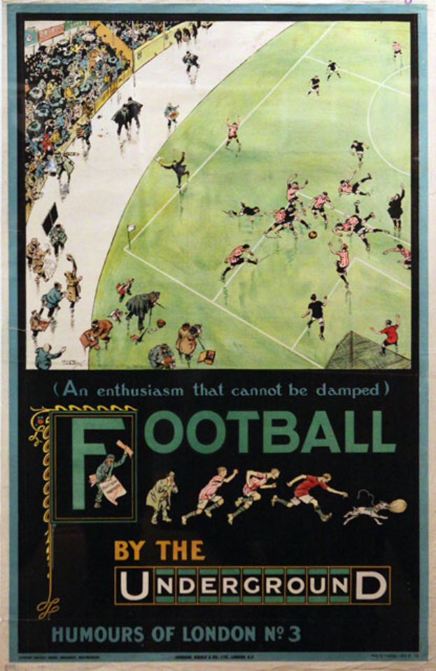 Ein Vintage-Plakat, das eine Menge zeigt, die ein Fußballspiel in einem Stadion schaut, mit dem Text "Fußball von der U-Bahn - Humours of London Nr. 3" oben.