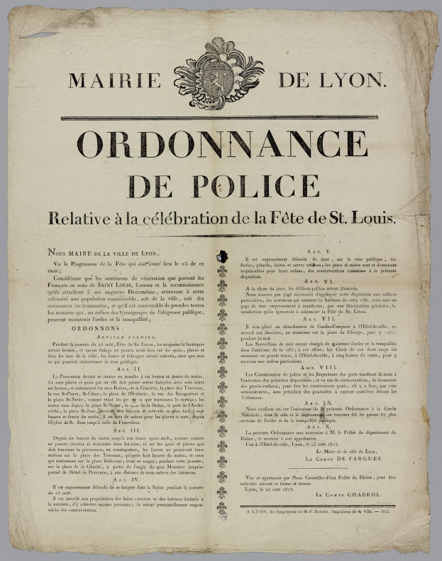 Alter Dokumenttitel "Ordonnance de Police" mit einem krönungsgekrönten Schild-Logo, das einem Gesetzbuch ähnelt mit fetter schwarzer Schrift auf einem weißen Hintergrund.
