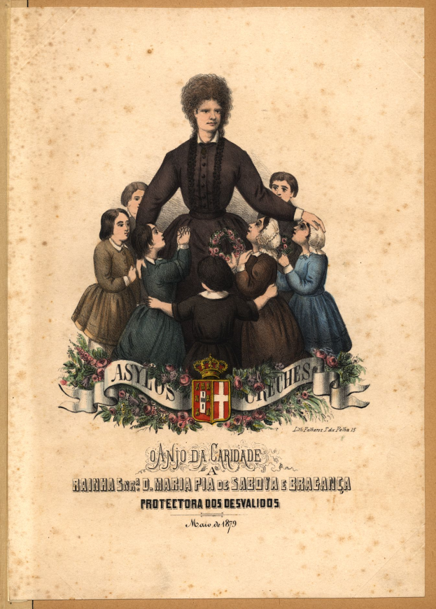 Eine Frau steht in der Mitte umgeben von einer Gruppe von Kindern, mit Text und einem Logo unten auf dem Bild.