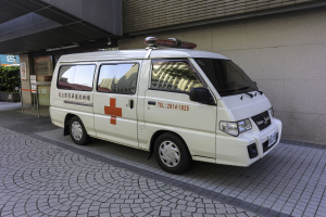 POL-HF: Verkehrsunfall mit Personenschaden - Zusammenstoß von Pkw und Rettungswagen