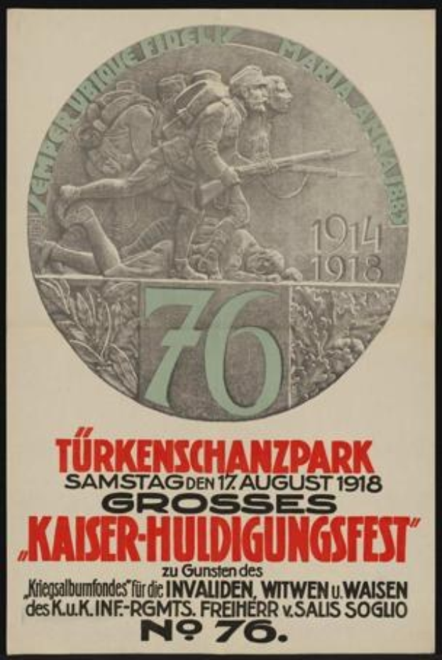 Plakat zum 70-jährigen Jubiläum des Kaiser-Huldigungsfestes in Berlin, Deutschland, gerahmt in einem Fotoраhmen mit einer Gruppe von Menschen in der Mitte, umgeben von Text und Zahlen.