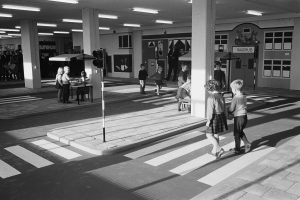 POL-HA: Verkehrssicherheitsarbeit beim Überqueren der Straße - Erstklässler der Funckeparkschule lernen den sicheren Straßenüberquerung
