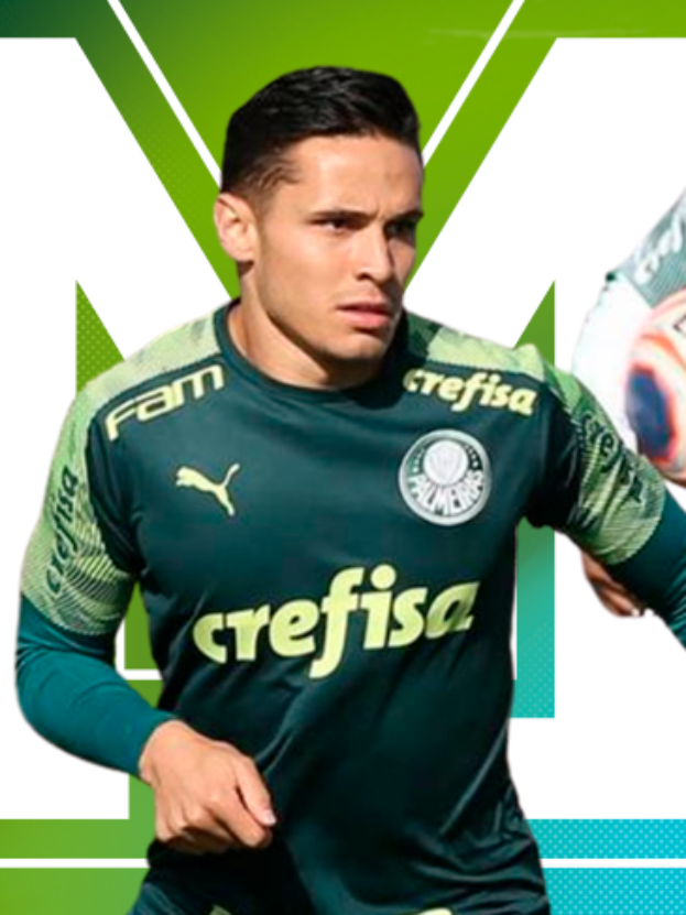 Ein Mann in einem grün-weißen Trikot mit der Nummer 19 läuft mit einem Fußball während eines Spiels, mit dem Text "Match Attax Champions League 2019/20" unten auf dem Bild.
