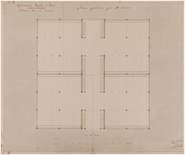 Ein detailliertes 18. Jahrhundert-Fußbodenplan-Zeichnung eines Gebäudes mit zahlreichen Fenstern, begleitet von beschreibendem Text.