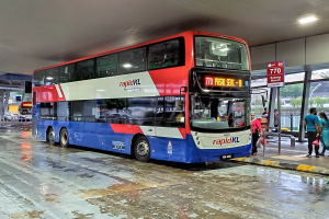 Duisburg: Münze gegen Busfahrer geworfen